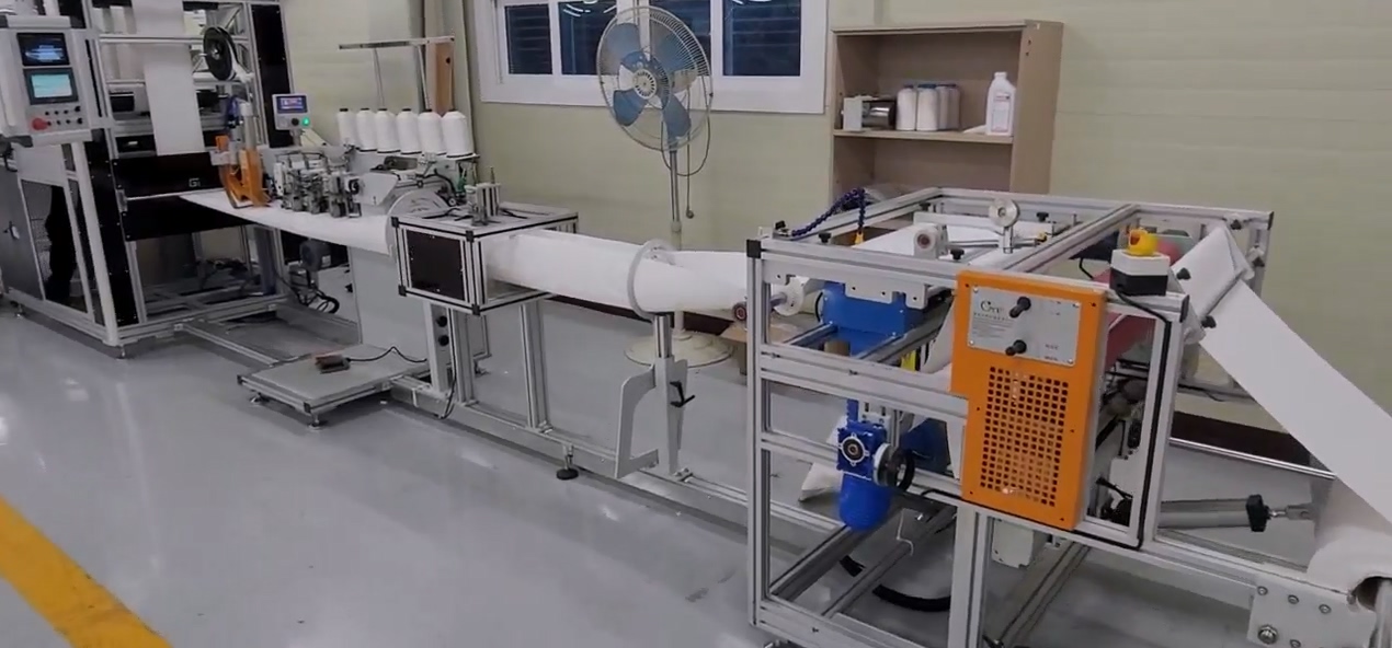 Star Machine používá automatické šicí stroje k výrobě filtračních sáčků a zvyšuje efektivitu